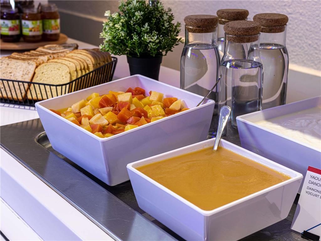 Ibis Budget Nantes Nord Saint Herblain Ресторан фото